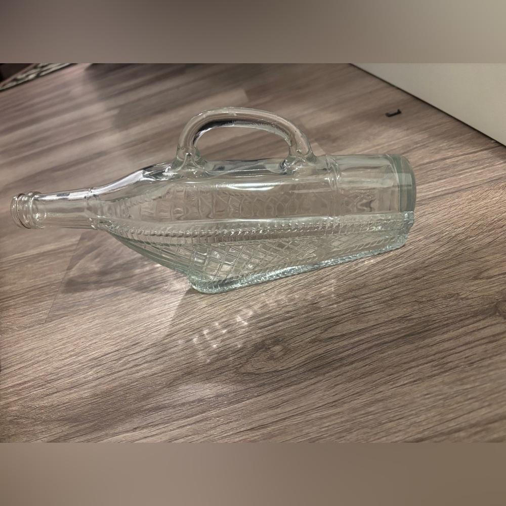 Elegant Clear Glass Decanter